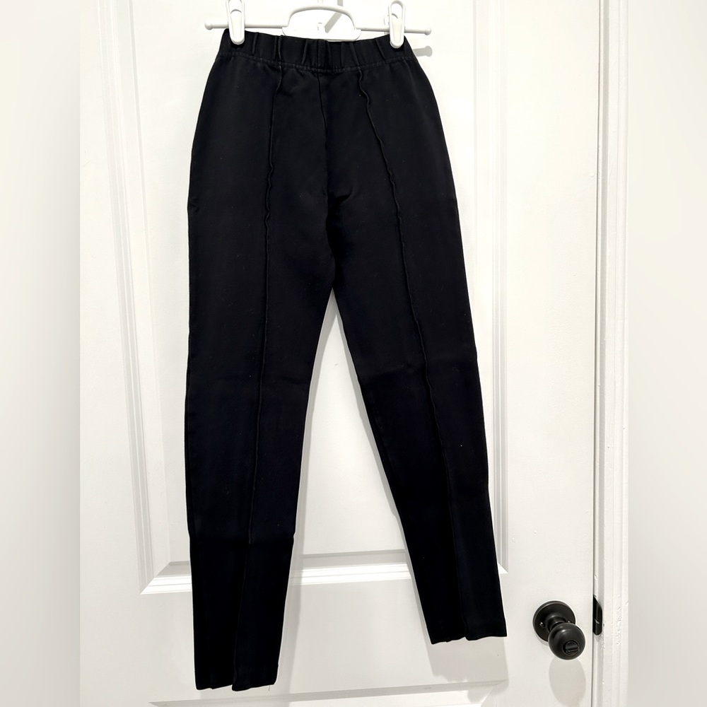 Lilly Pulitzer black skinny legged pants/leggings size xs ￼